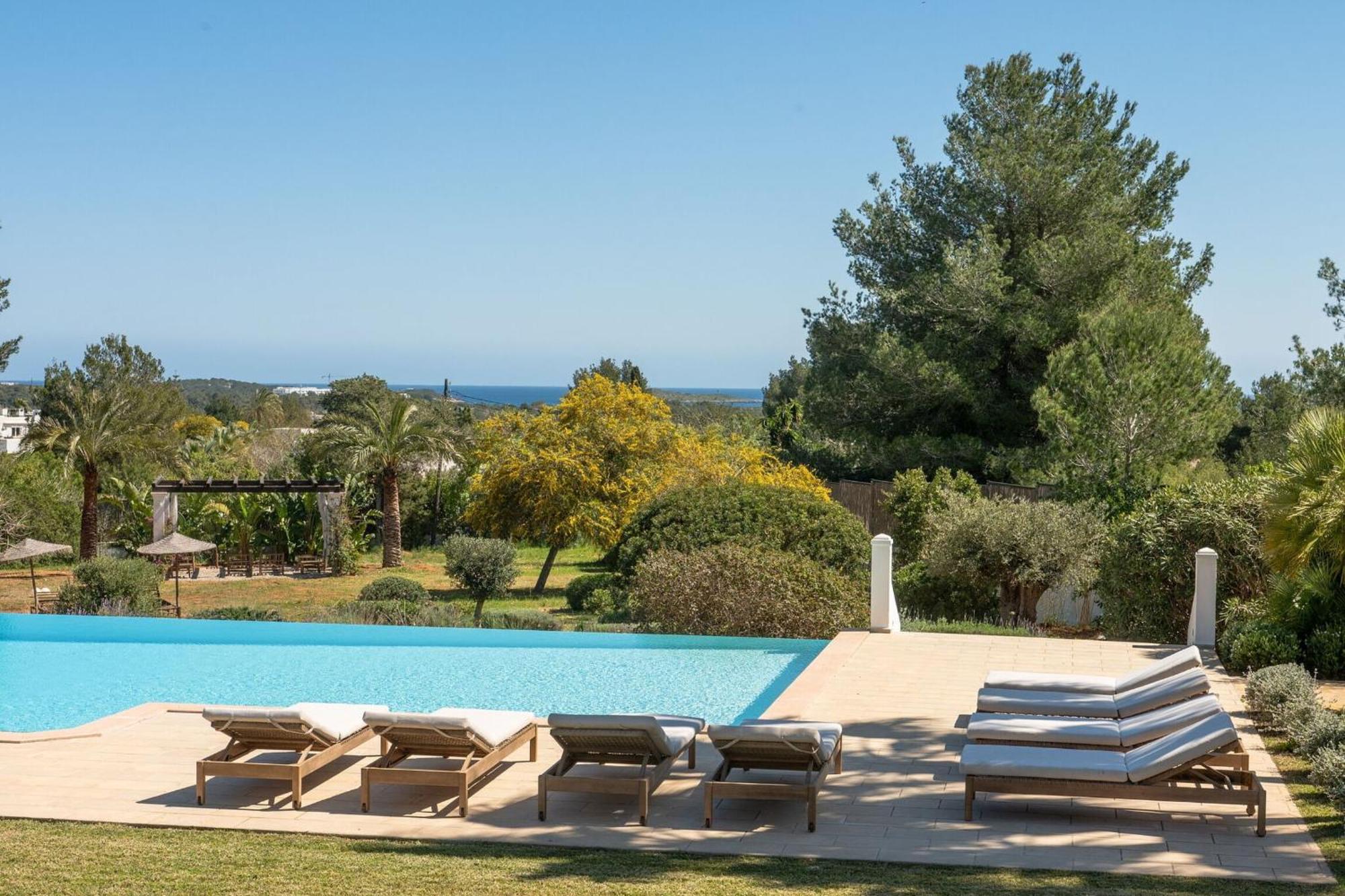 Des Riu * Santa Eularia des Riu